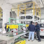 Hai dây chuyền tự động cân đóng bao, vận chuyển và xếp pallet thức ăn cho thú cưng 25kg bắt đầu hoạt động tại nhà máy của khách hàng